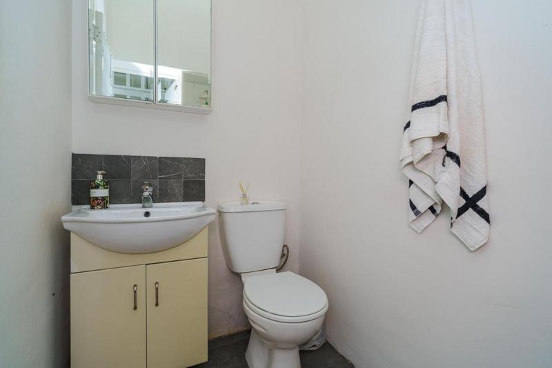2 Bedroom Property for Sale in Harfield Village Western Cape